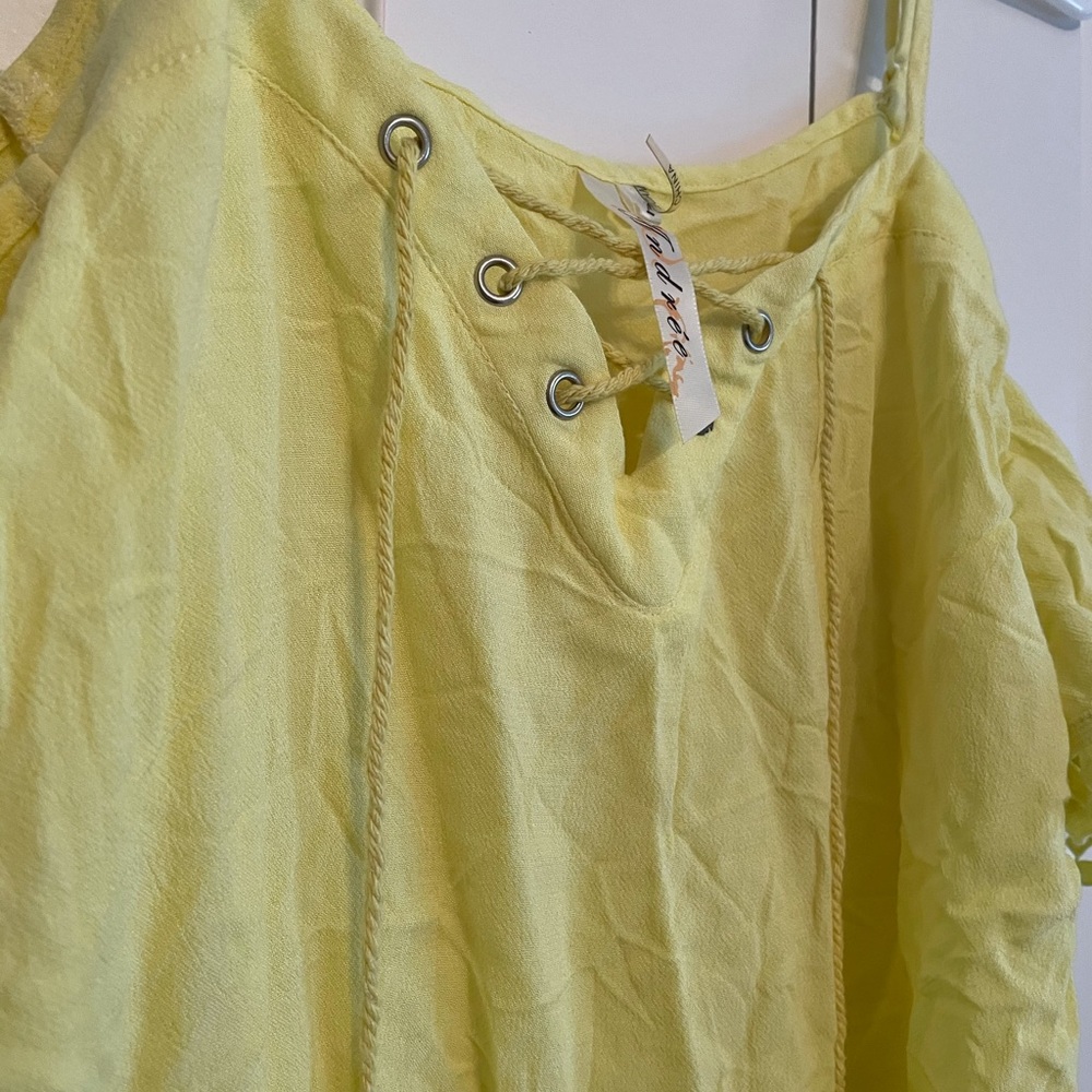 Andree yellow top